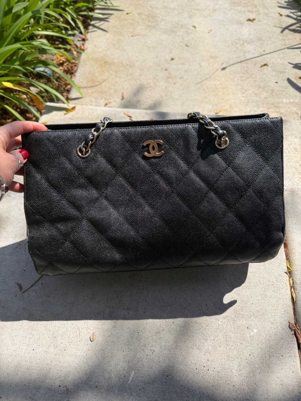 CHANEL Black Quilted Leather Shoulder Tote with Gold Chain - Picture 3 of 17